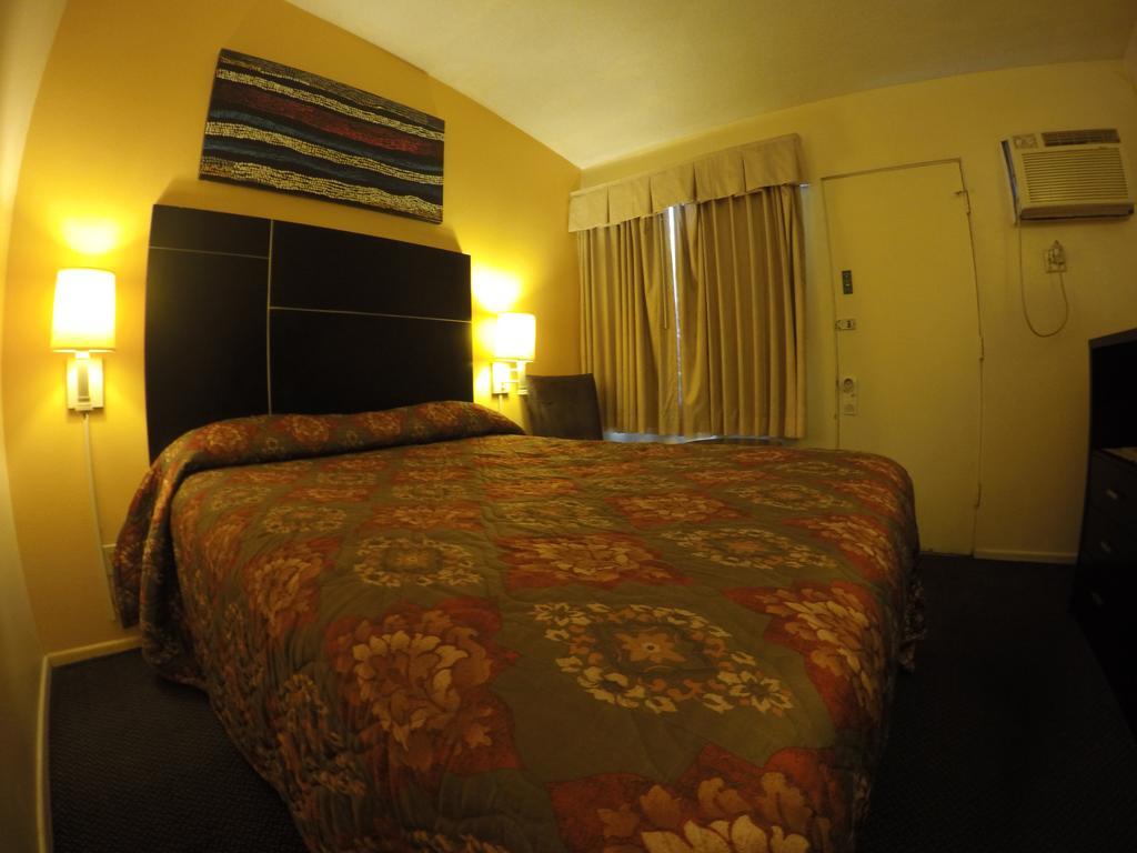 Indio Holiday Motel Экстерьер фото