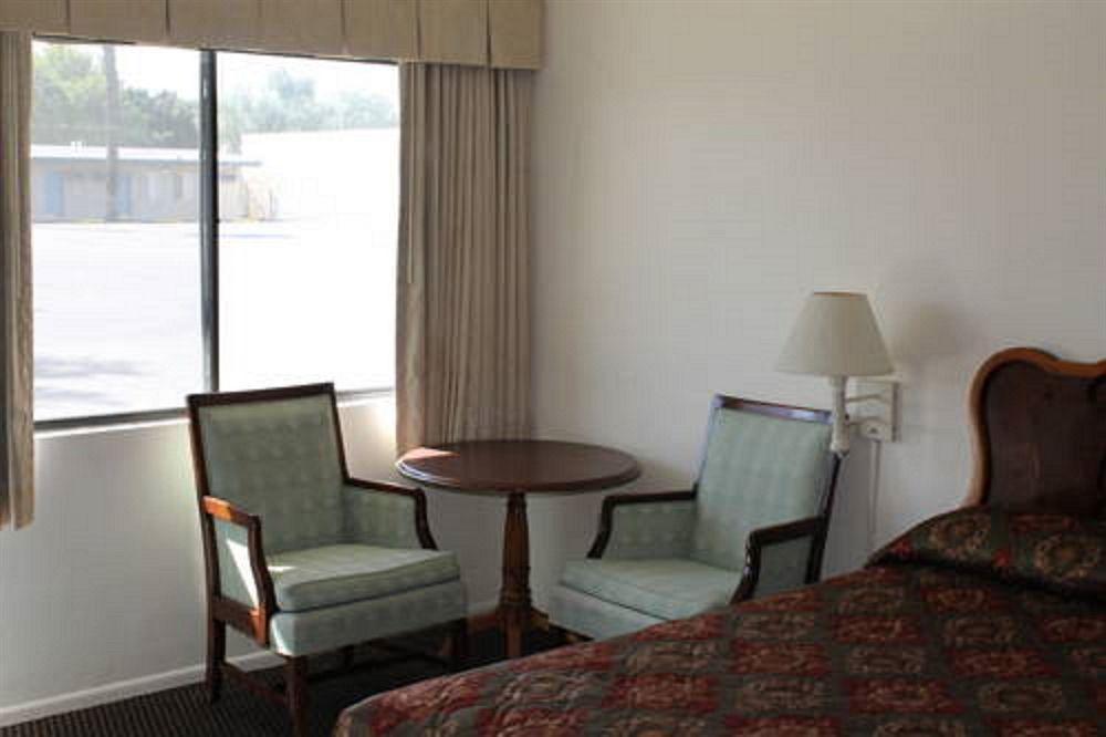 Indio Holiday Motel Экстерьер фото