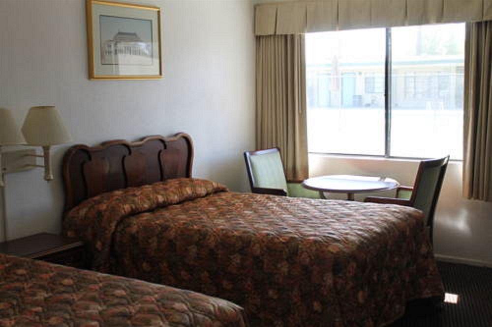 Indio Holiday Motel Экстерьер фото